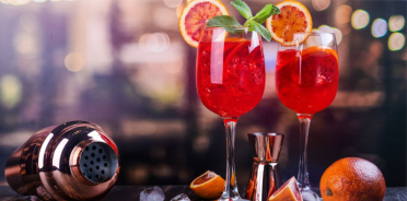 Cele mai populare cocktailuri cu prosecco pe care le poți face acasă
